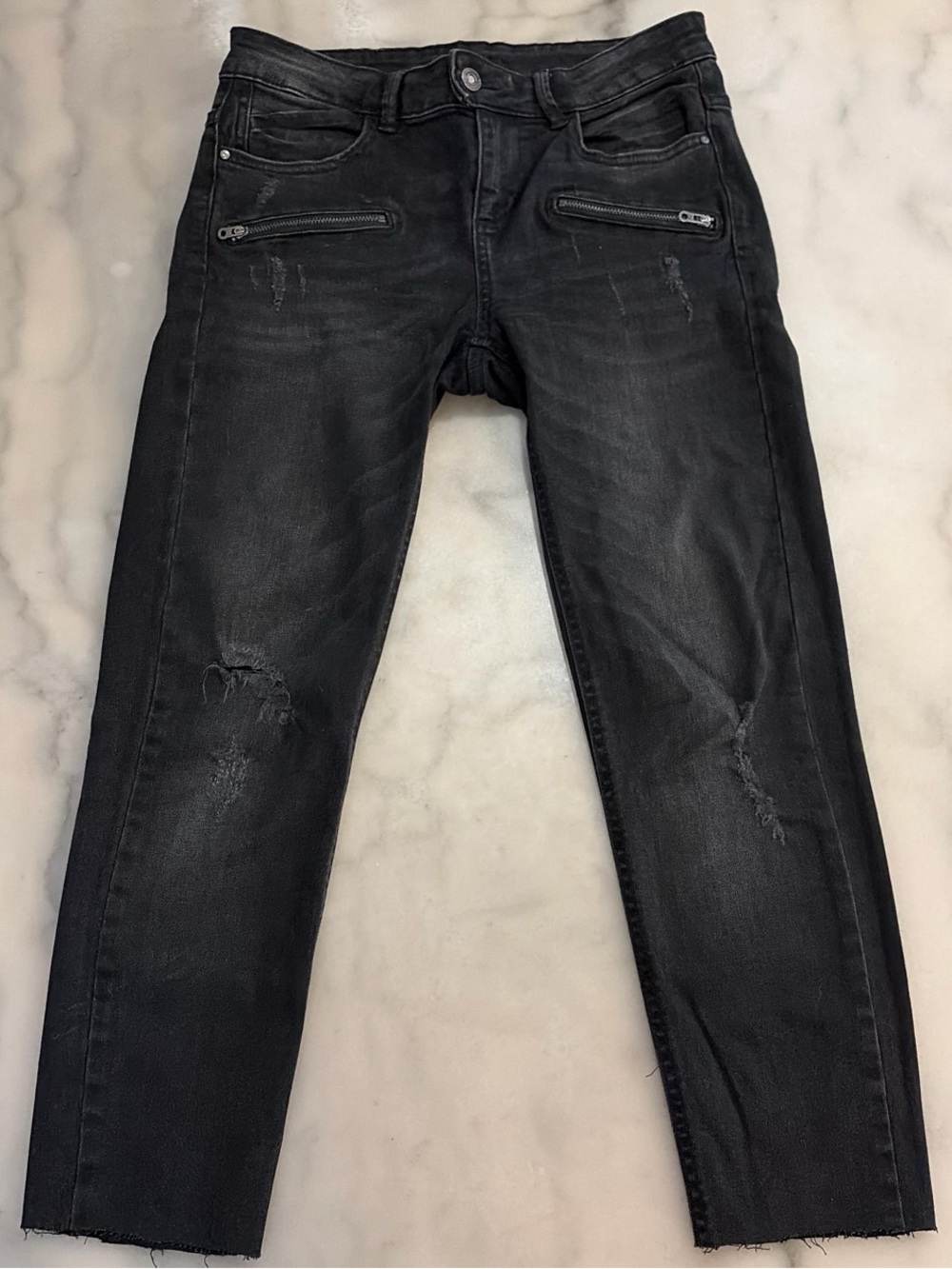 Zara Women's Black Distressed Ankle Cropped Jeans